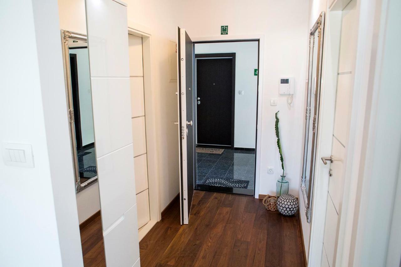 Apartment Tina Split