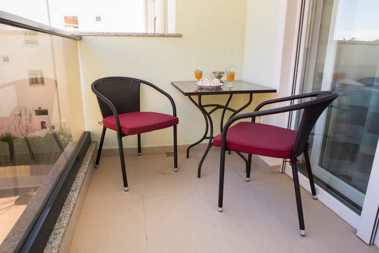 Tina Apartment Split
